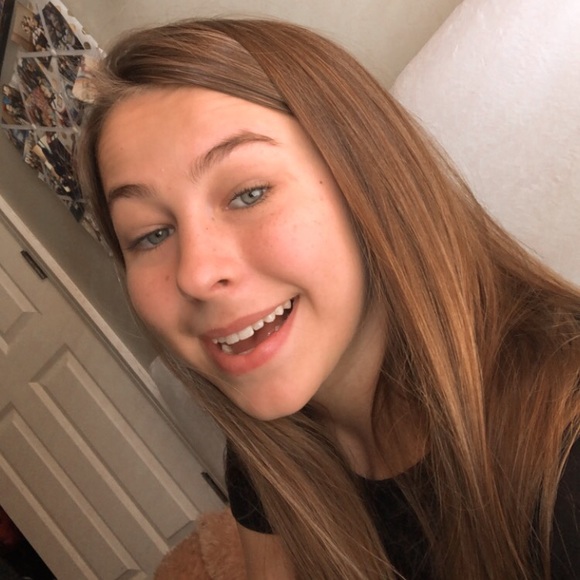 Meet your Posher, Sophia - Picture 1 of 1